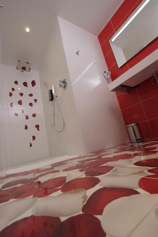 Le Privilege Chateaubourg  Luaran gambar